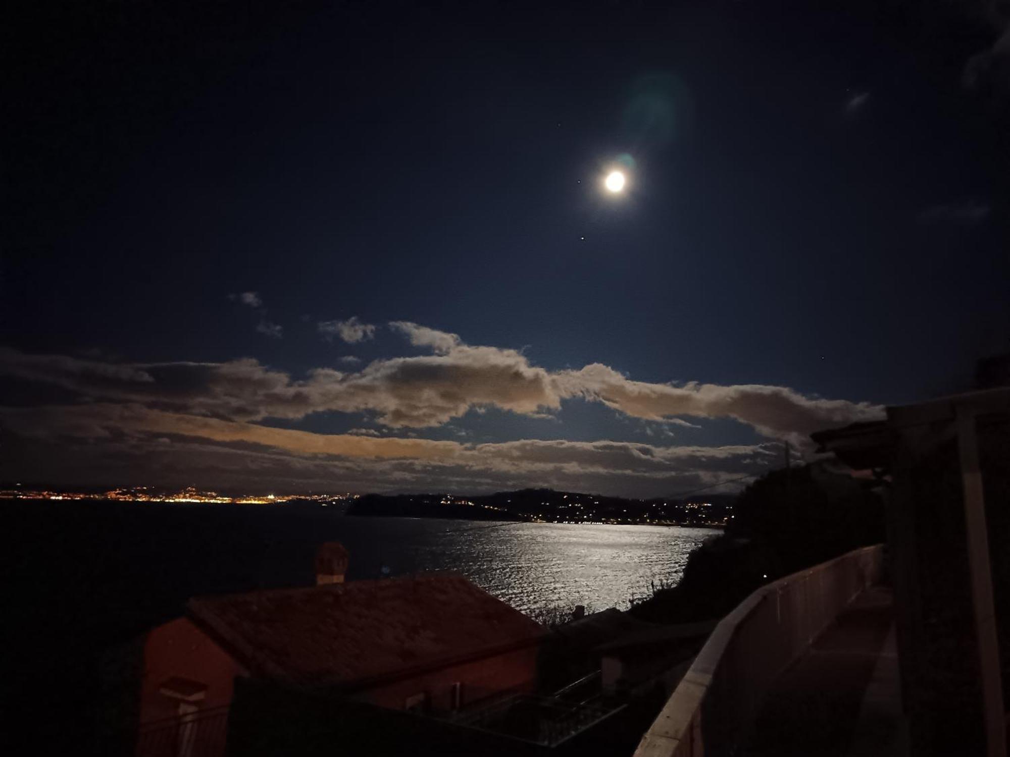 Sunrise Seaview Apartment Fiesa Piran Exterior photo